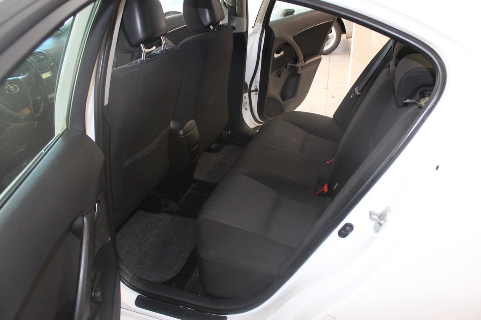 Toyota Avensis 1,6 VVT-i T2 4d