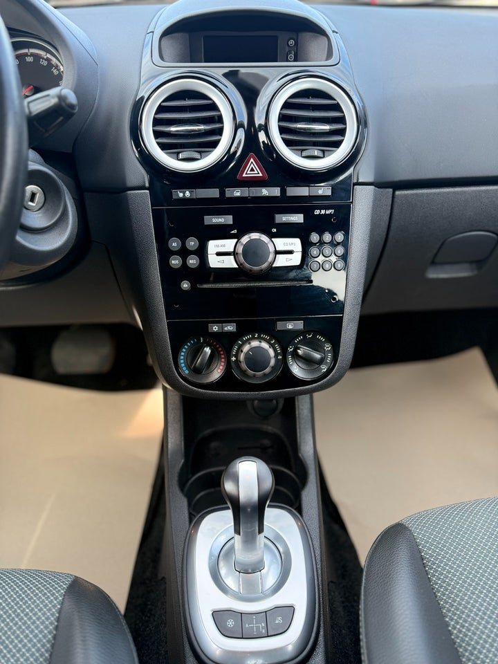 Opel Corsa 1,2 16V Cosmo aut. 5d