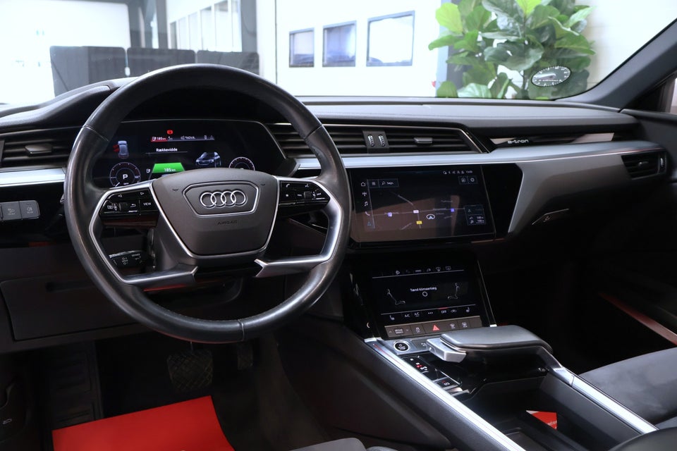 Audi e-tron 55 S-line quattro 5d
