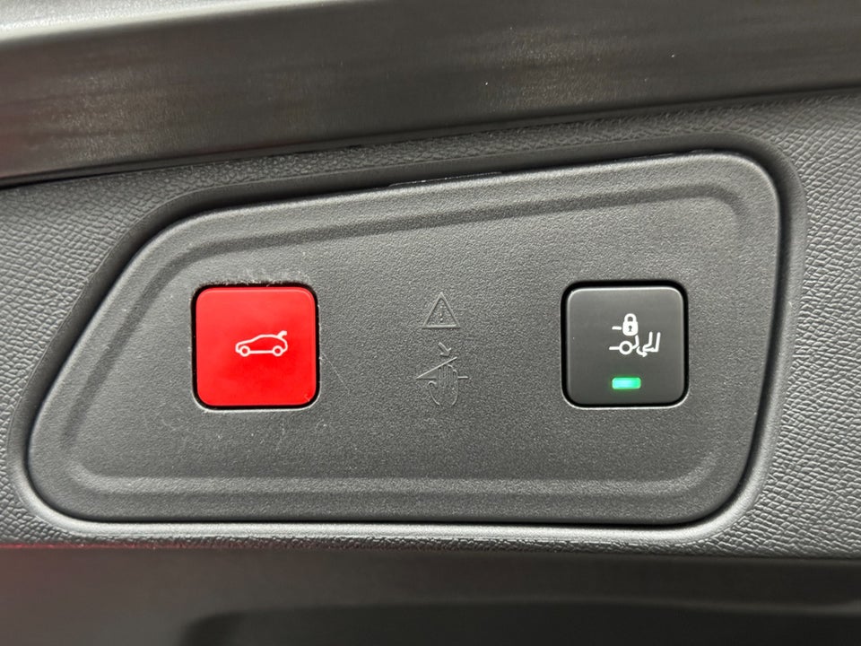 Peugeot 3008 1,6 Hybrid4 Allure Pack Limited EAT8 5d