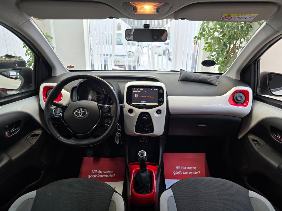 Toyota Aygo 1,0 VVT-i x-pression 5d