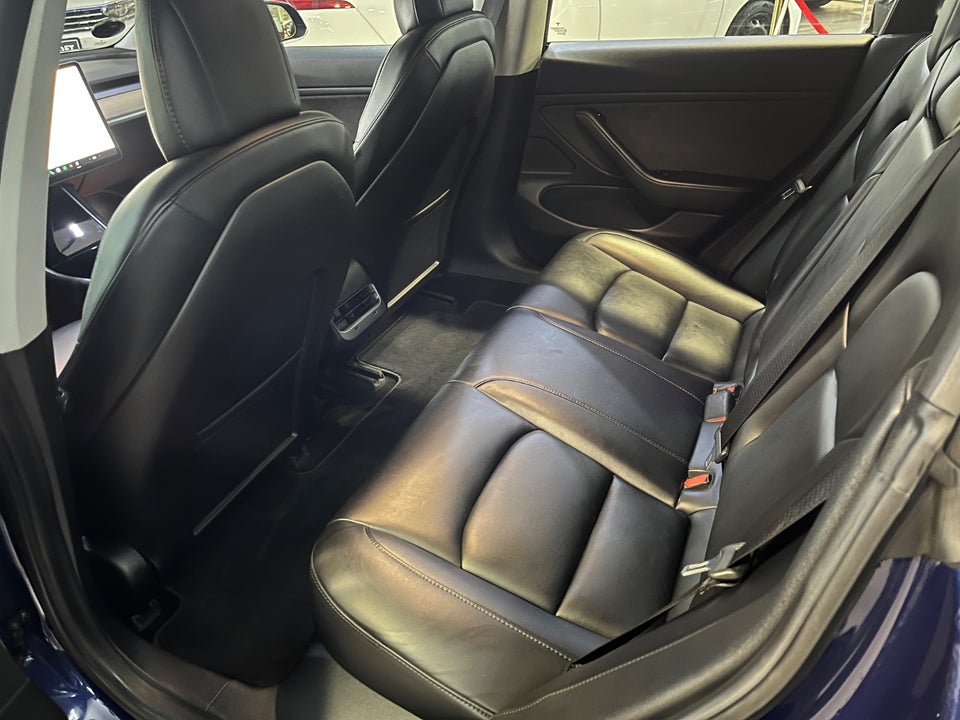 Tesla Model 3 Long Range AWD 4d