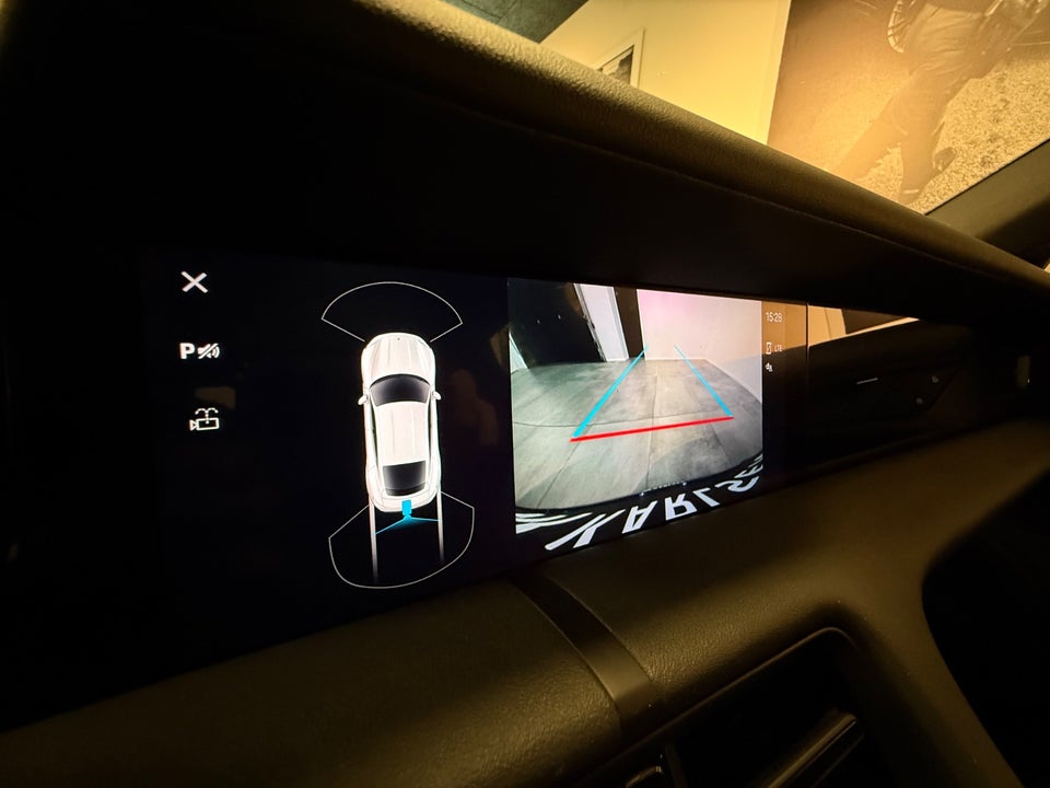 Porsche Taycan Performance+ 4d