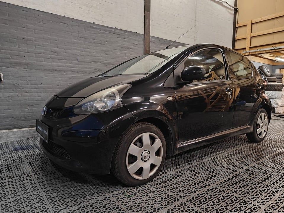 Toyota Aygo 1,0 Plus 5d