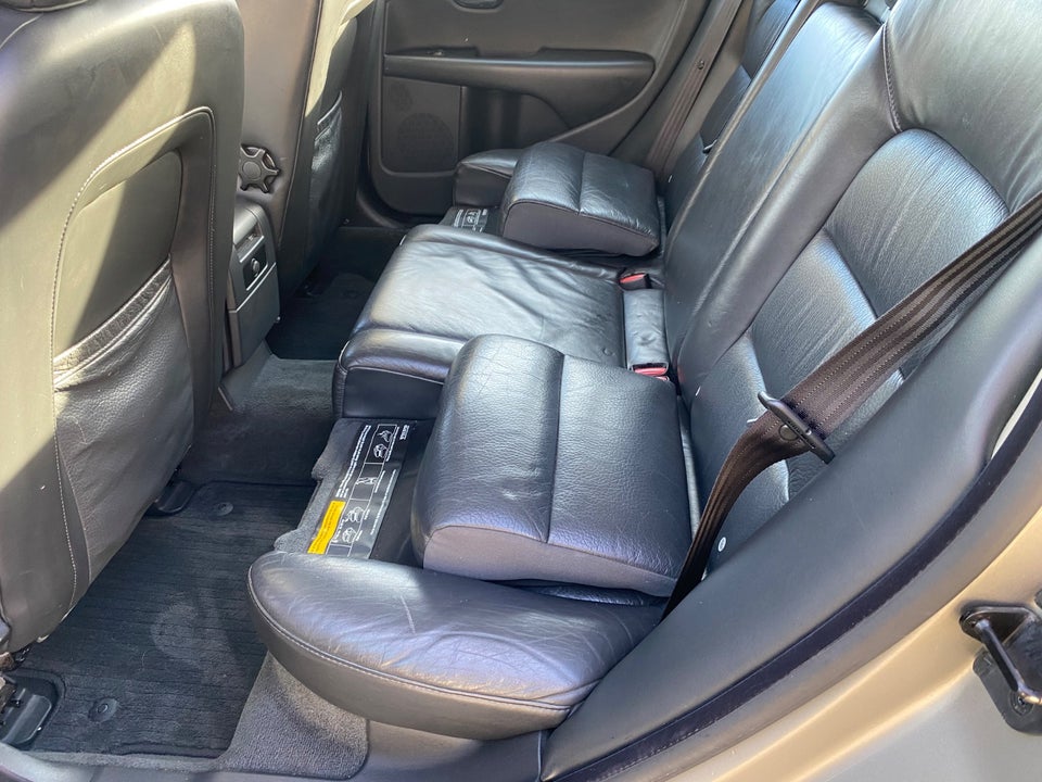 Volvo V70 2,5 T Momentum aut. 5d