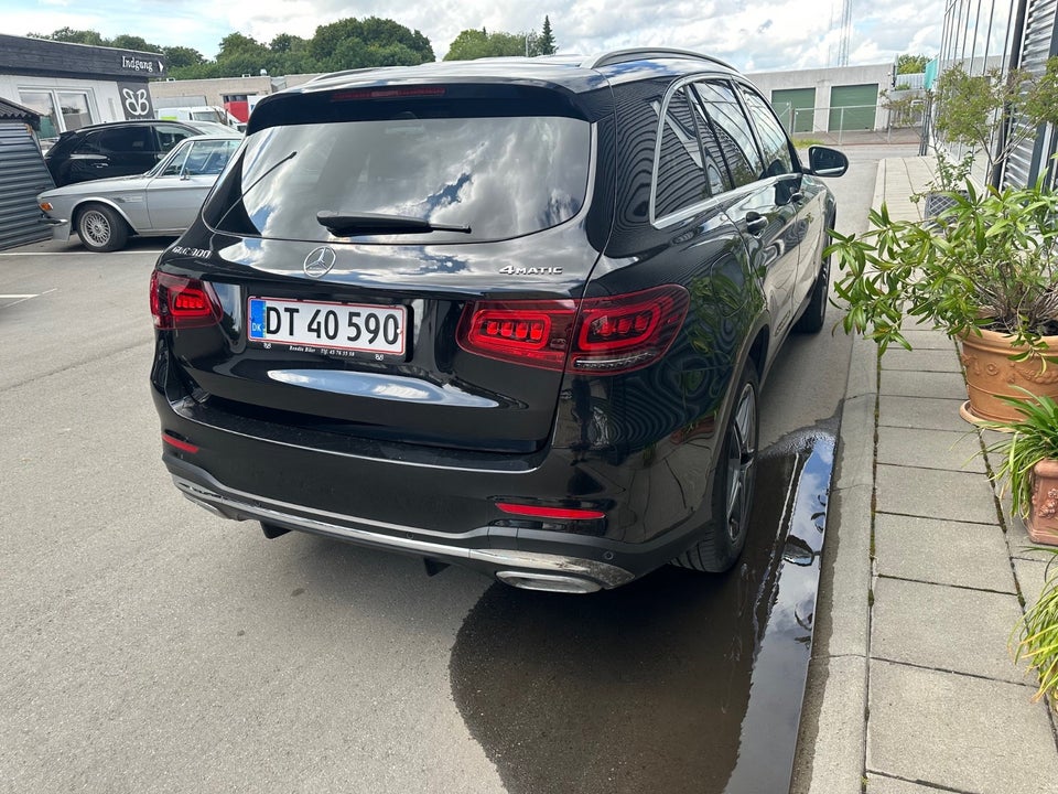 Mercedes GLC300 2,0 AMG Line aut. 4Matic 5d