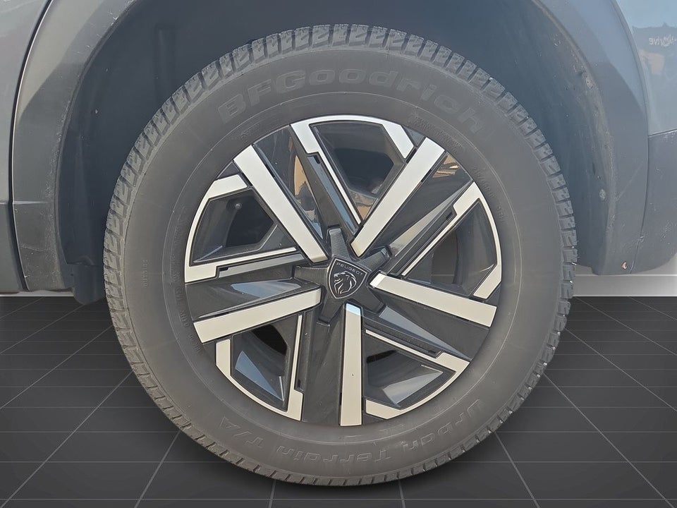 Peugeot 2008 1,2 PureTech 100 Black Limited 5d