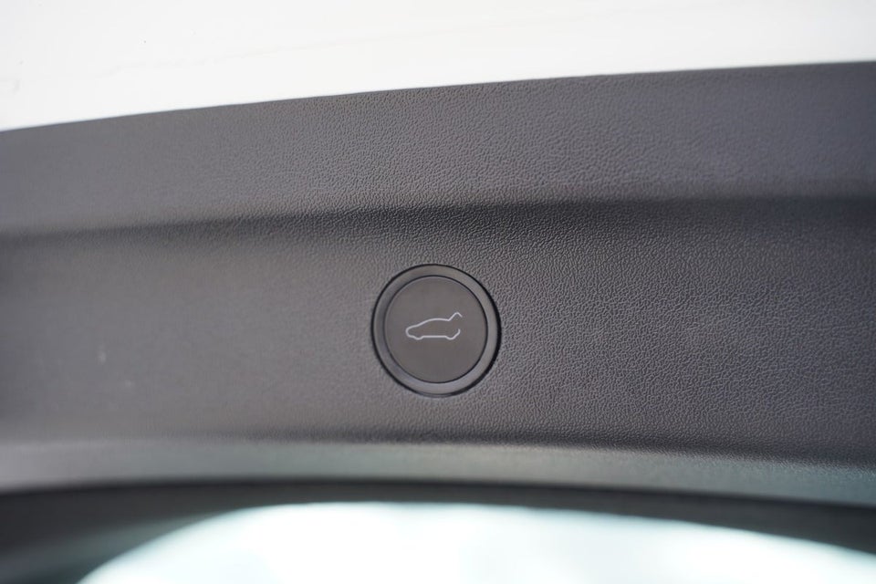 Tesla Model Y Long Range AWD 5d