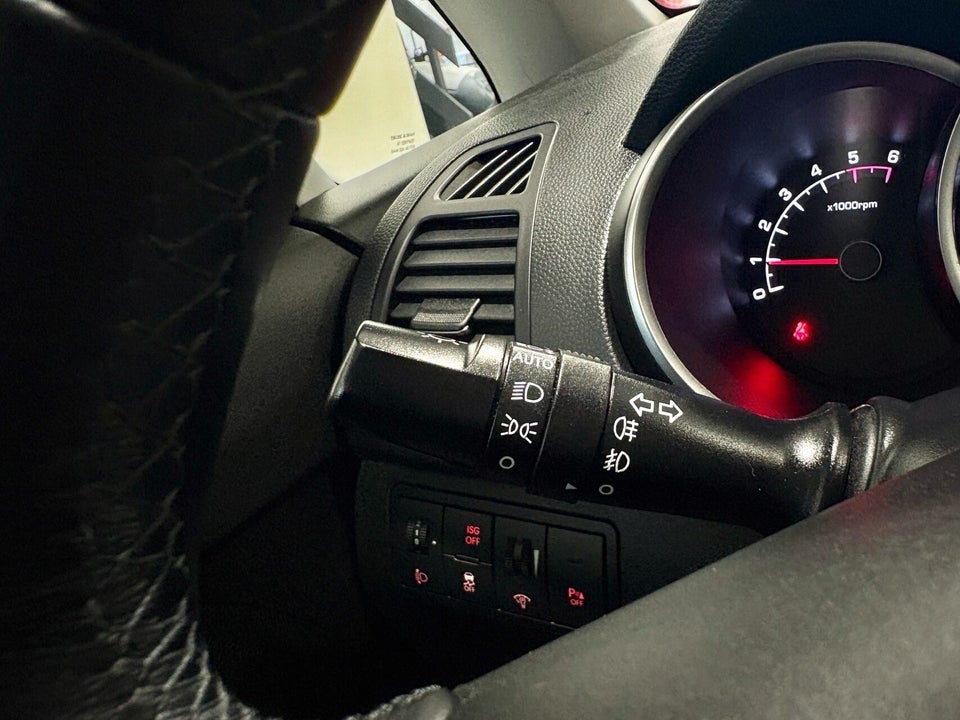Kia Venga 1,4 CRDi 90 Spring 5d