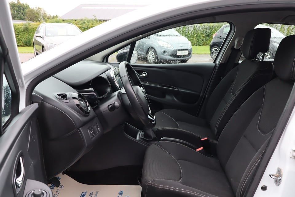 Renault Clio IV 0,9 TCe 90 Expression Sport Tourer 5d