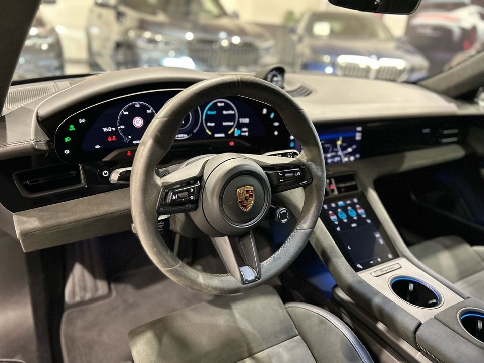 Porsche Taycan GTS Performance+  4d