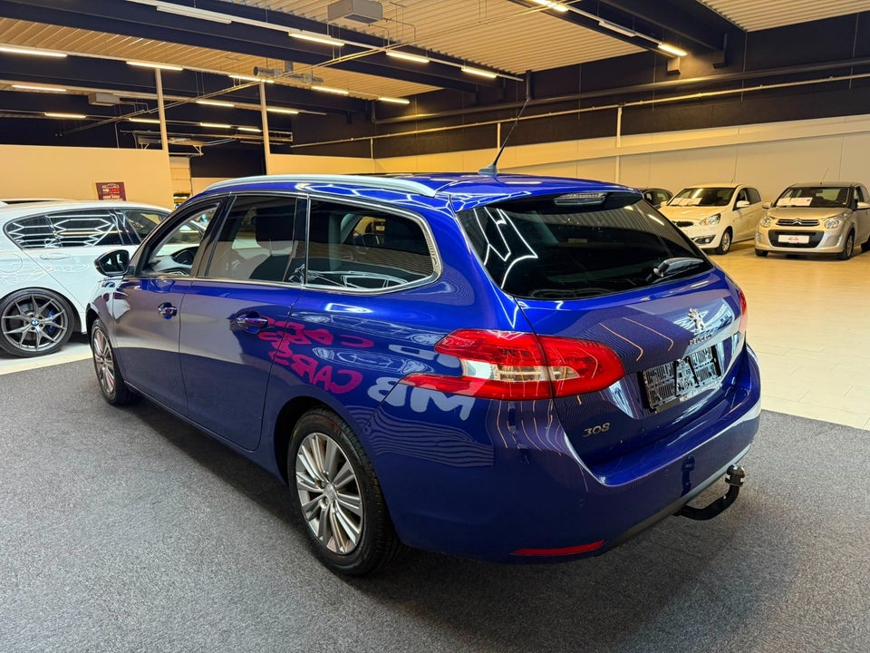 Peugeot 308 1,2 PureTech 130 Selection Sky SW 5d