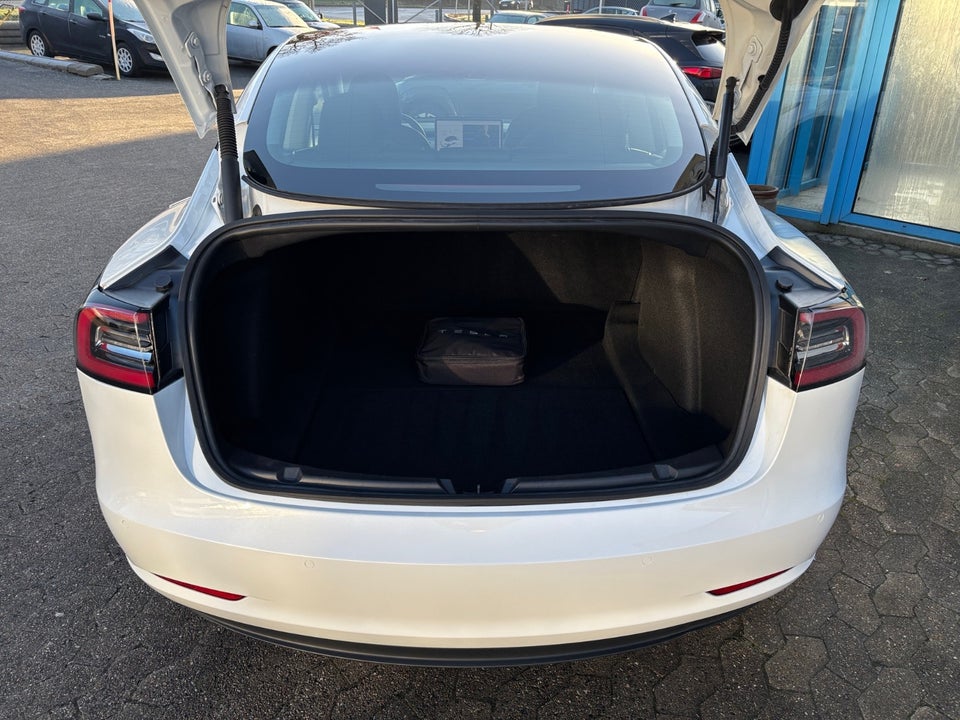 Tesla Model 3 Long Range AWD 4d