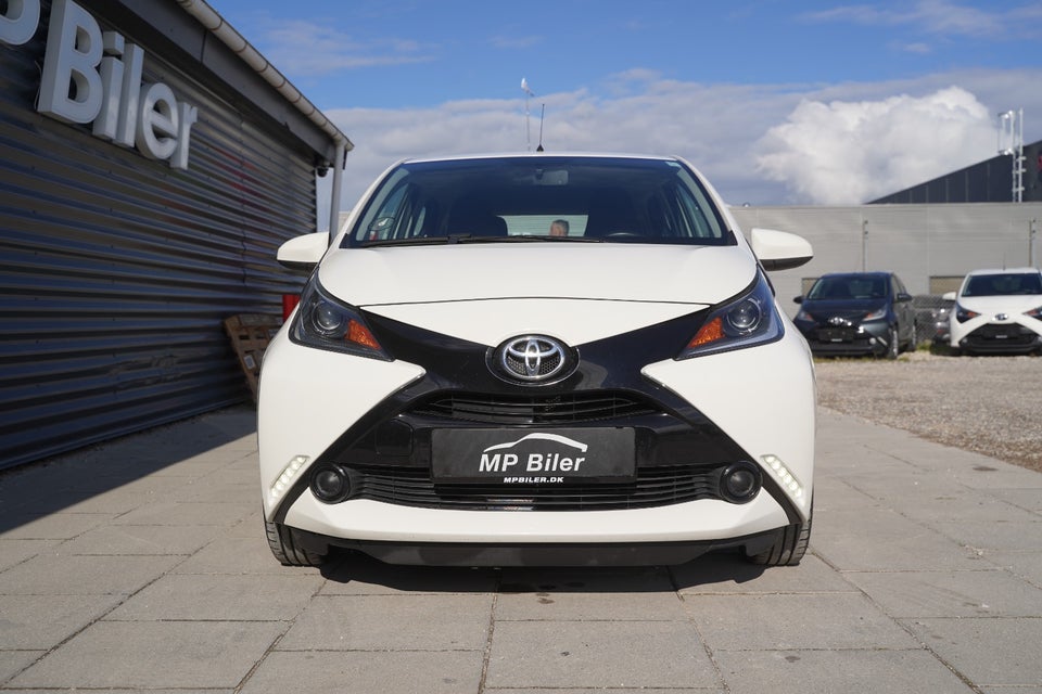 Toyota Aygo 1,0 VVT-i x-play 5d
