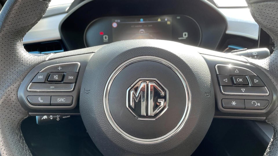 MG MG5 61 Luxury 5d