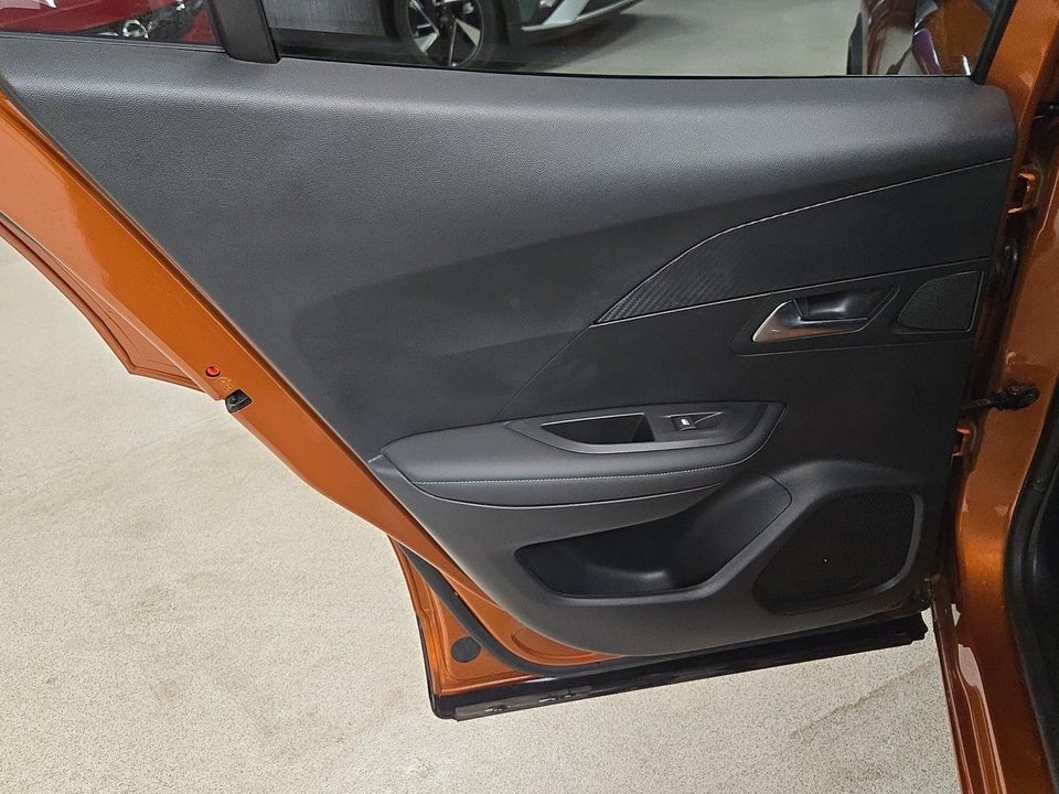 Peugeot e-2008 50 Allure 5d