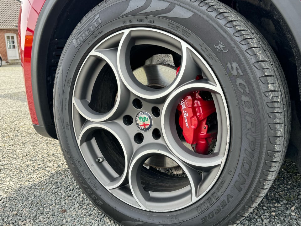 Alfa Romeo Stelvio 2,2 JTD 190 Edizione aut. Van 5d