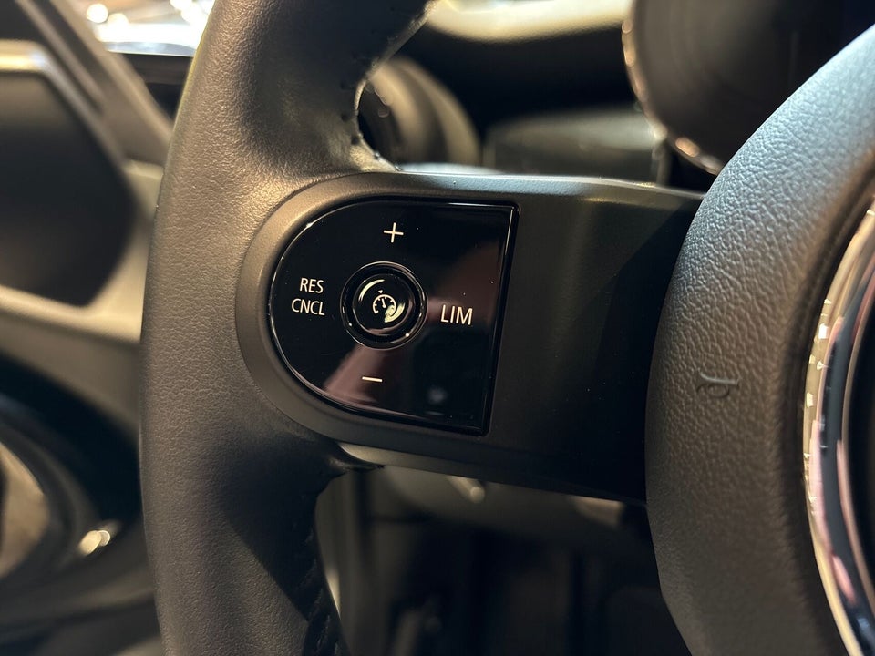 MINI Cooper SE Classic Trim 3d