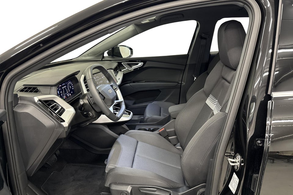 Audi Q4 e-tron 45 Progress 5d