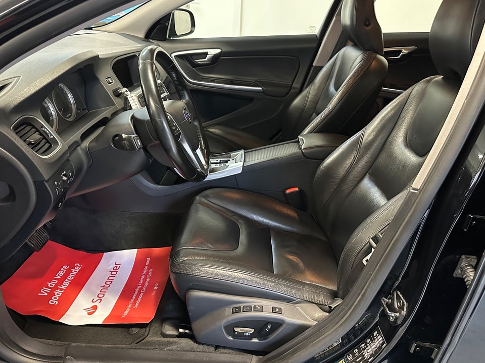 Volvo V60 3,0 T6 Summum aut. AWD 5d