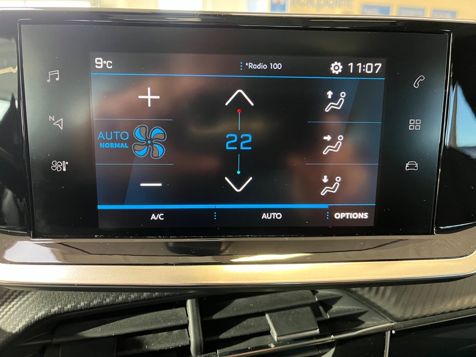 Peugeot 208 1,2 PureTech 100 Allure Sky EAT8 5d