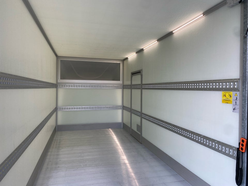 Iveco Daily 3,0 35S18 4100mm Box m/lift AG8