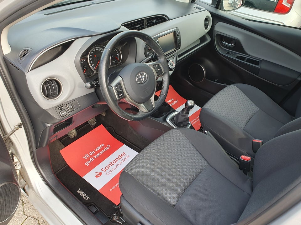 Toyota Yaris 1,0 VVT-i T2 5d