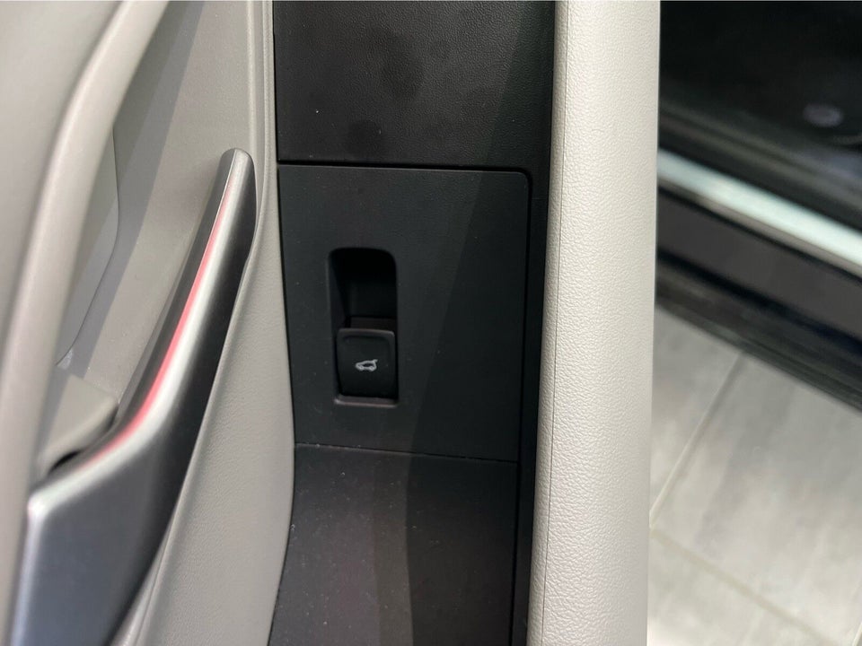 Ford Capri 82 Premium Extended Range 5d