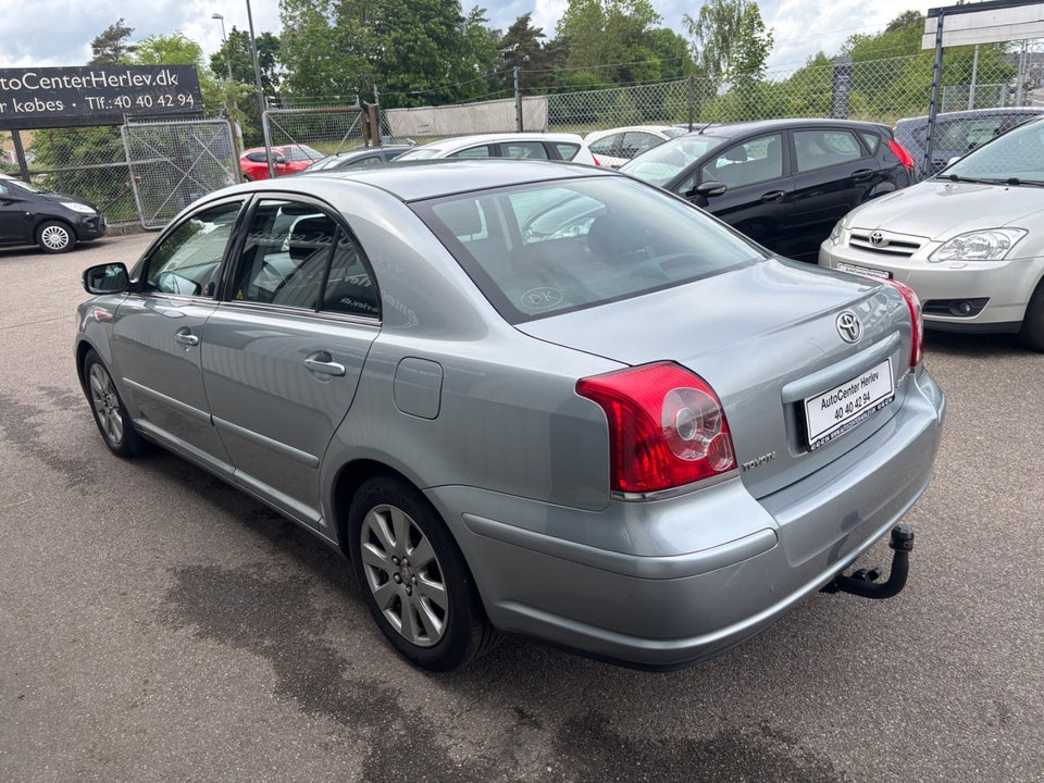 Toyota Avensis 1,8 Sol+ 4d