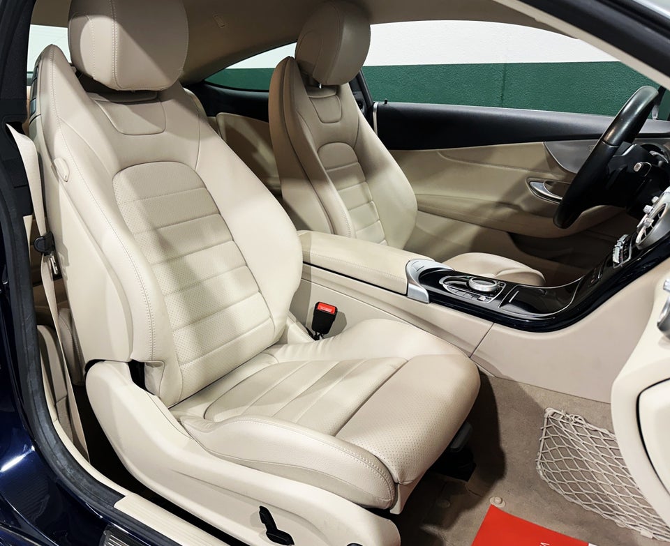 Mercedes C300 2,0 Coupé aut. 2d