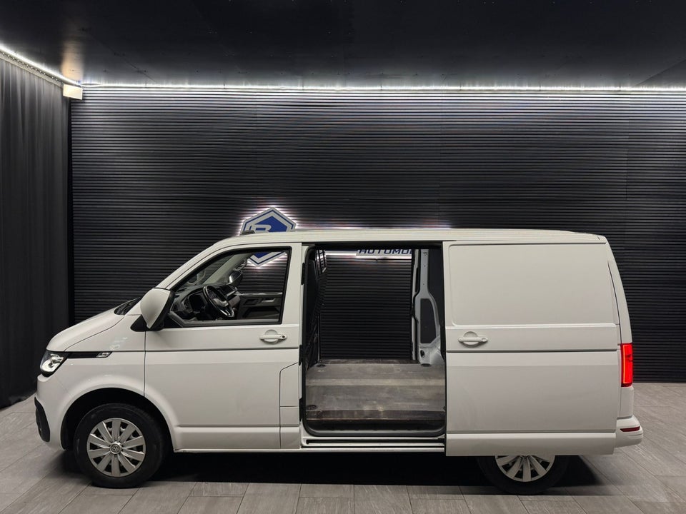 VW Transporter 2,0 TDi 150 Kassevogn DSG kort