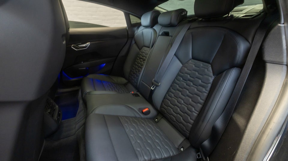 Audi e-tron GT quattro 4d