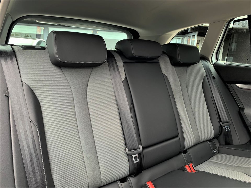 Skoda Enyaq 80 iV Plus Loft 5d