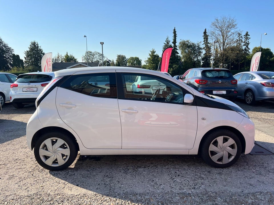 Toyota Aygo 1,0 VVT-i x-play 5d