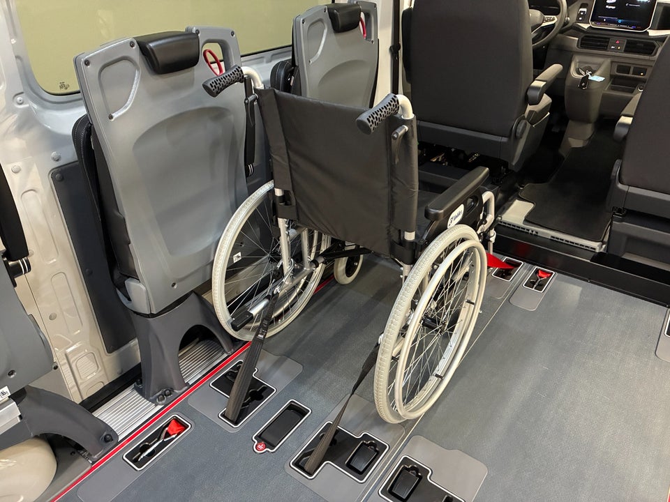 VW Crafter 35 2,0 TDi 140 Kombi L3H3 aut.