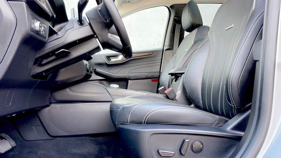 Ford Kuga 2,5 PHEV Vignale CVT 5d