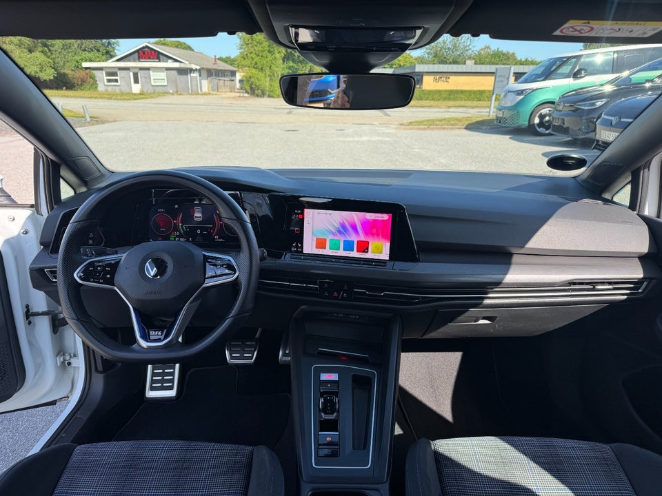 VW Golf VIII 1,4 GTE DSG 5d