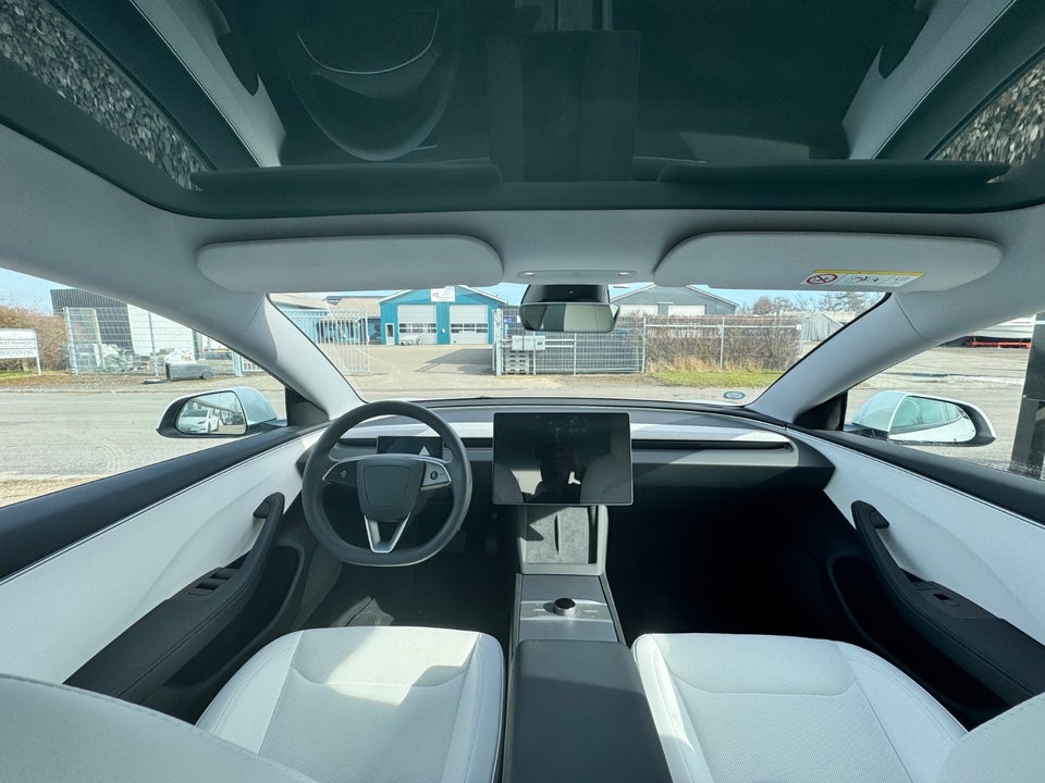 Tesla Model 3 RWD 4d