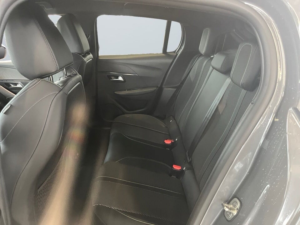 Peugeot e-208 54 GT 5d