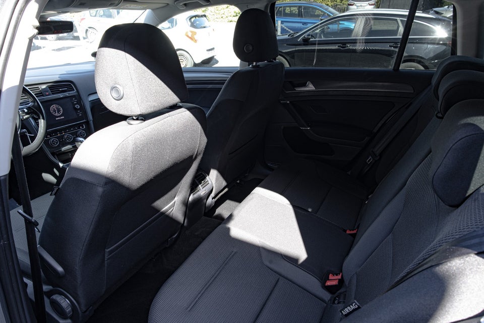 VW Golf VII 1,6 TDi 115 Comfortline Variant DSG 5d