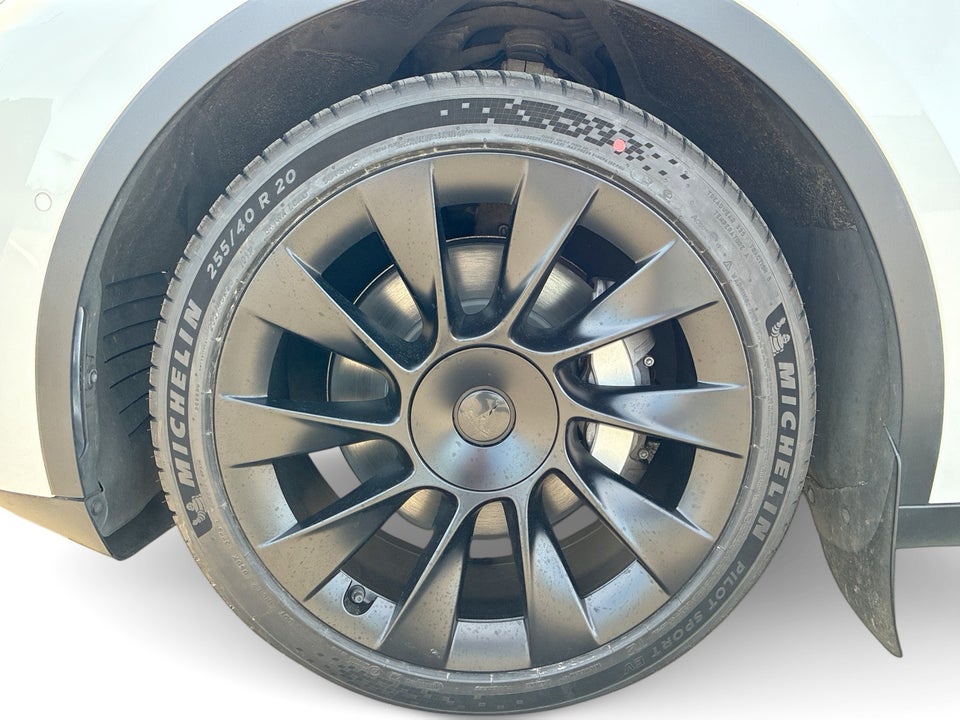 Tesla Model Y Long Range AWD 5d