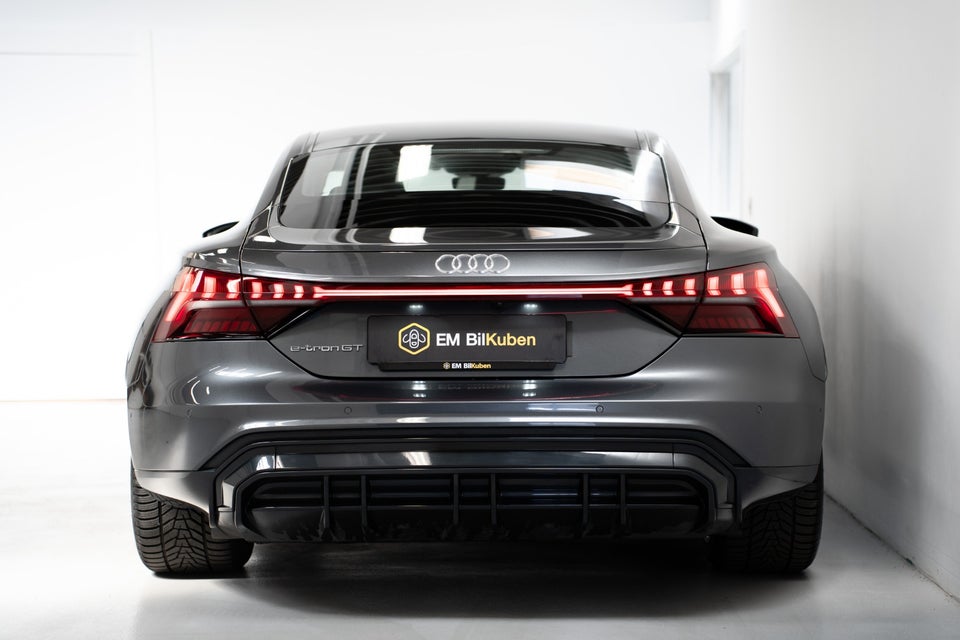 Audi e-tron GT quattro 4d