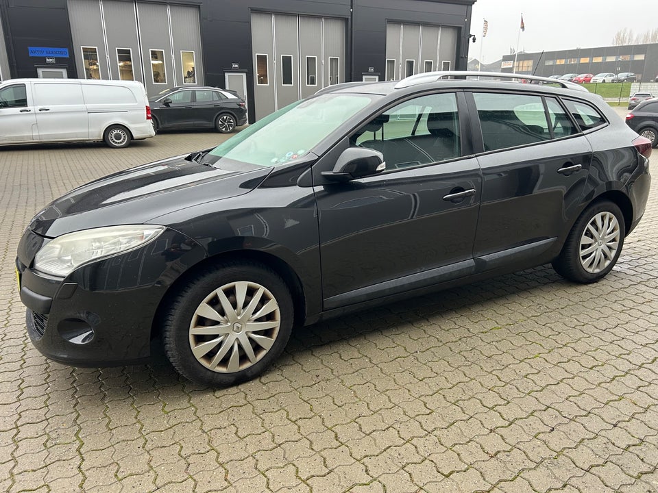 Renault Megane III 1,9 dCi 130 Expression Sport Tourer 5d
