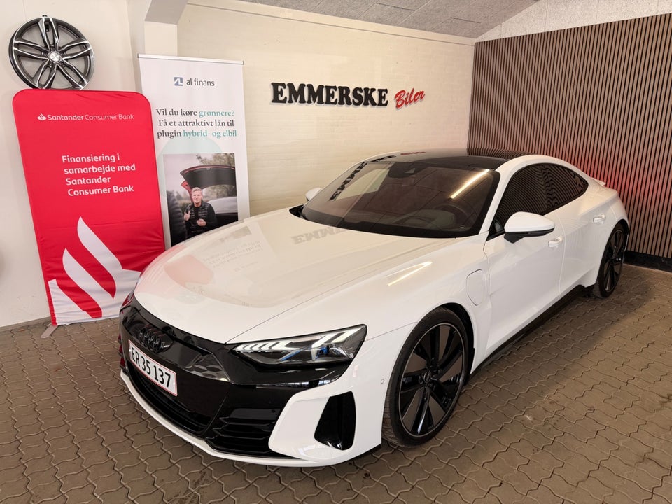 Audi e-tron GT pro quattro 4d