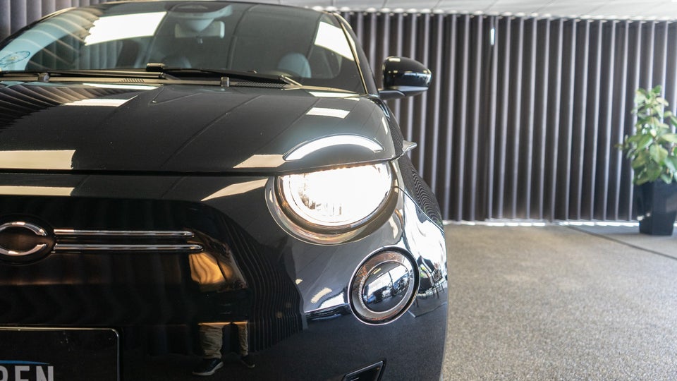 Fiat 500e 42 Icon 3d
