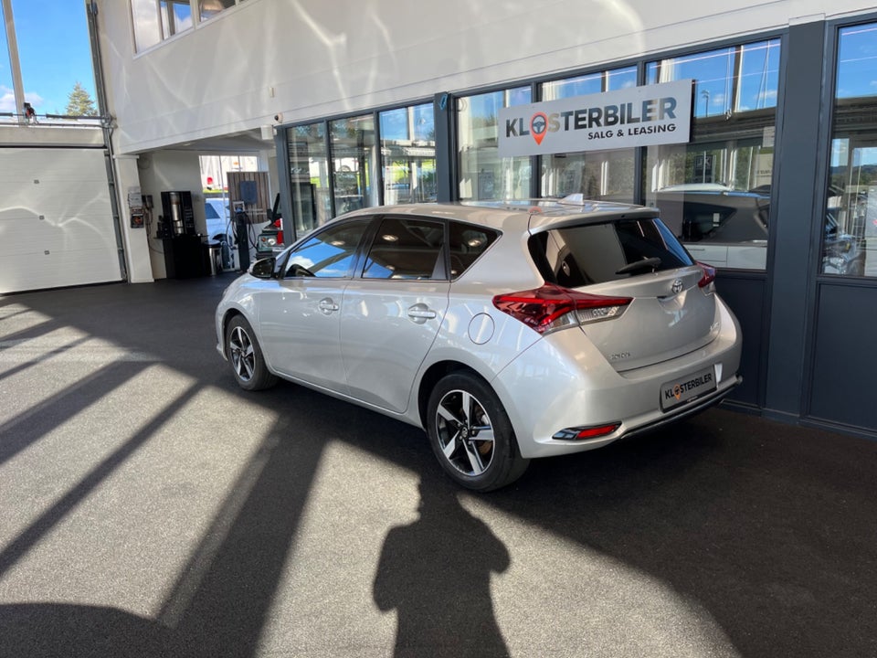 Toyota Auris 1,2 T T2 Comfort 5d