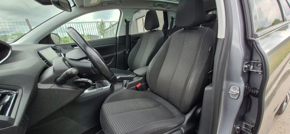 Peugeot 308 1,2 e-THP 110 Style SW 5d