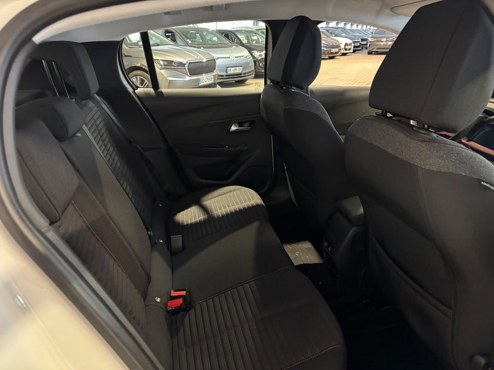 Peugeot e-208 50 Active 5d