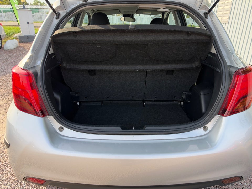 Toyota Yaris 1,3 VVT-i T2 5d