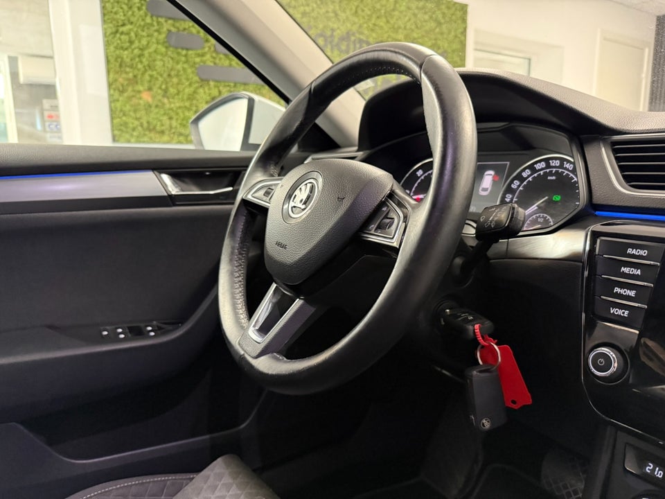 Skoda Superb 2,0 TDi 190 Ambition Combi DSG 5d